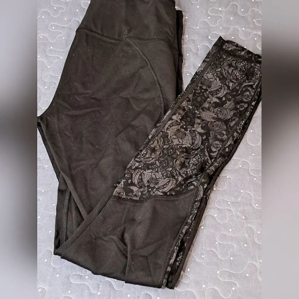 Victoria's Secret black leggings size small